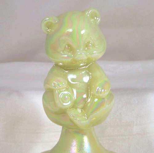 Fenton bear font vaseline - on,